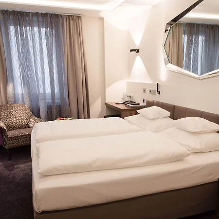 Royal 4*