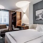 로열 호텔 4*