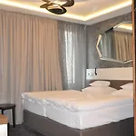 로열 호텔 4*