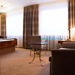 로열 호텔 4*
