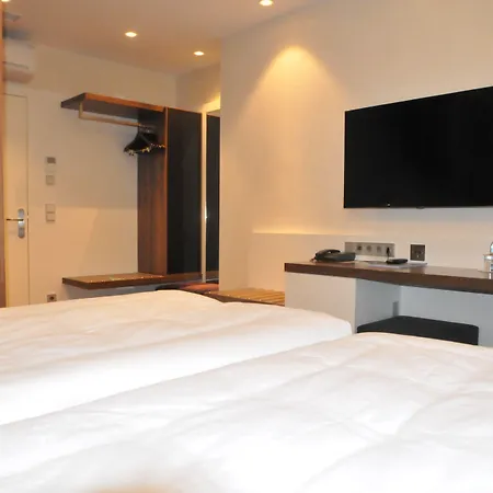 Royal 4*