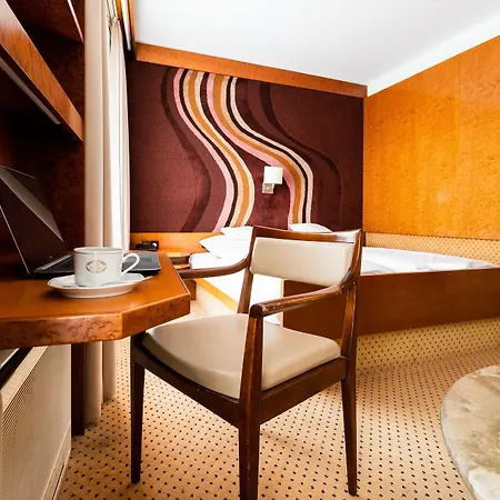 Royal Hotel 4*