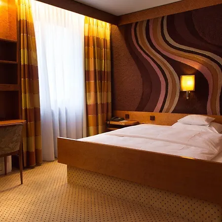 Royal Hotel 4*